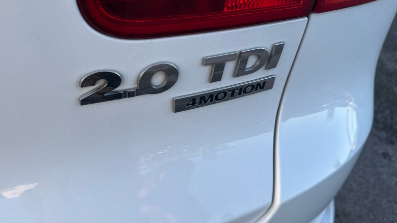 Volkswagen Tiguan 2.0 TDi BlueMotion Tech R-Line 5dr Diesel Estate